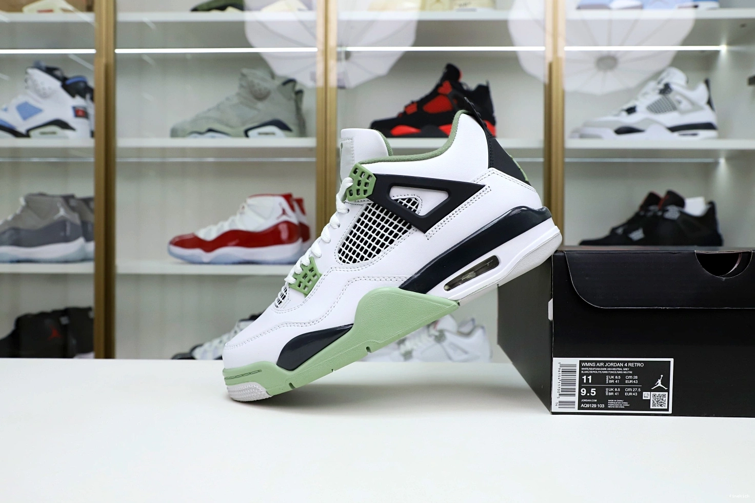 4 AIR JORDAN 